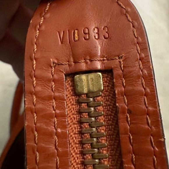 Vintage LOUIS VUITTON St Jacques Kenyan Fawn Epi Leather Tote Shoulder Bag GM - Picture 10 of 17